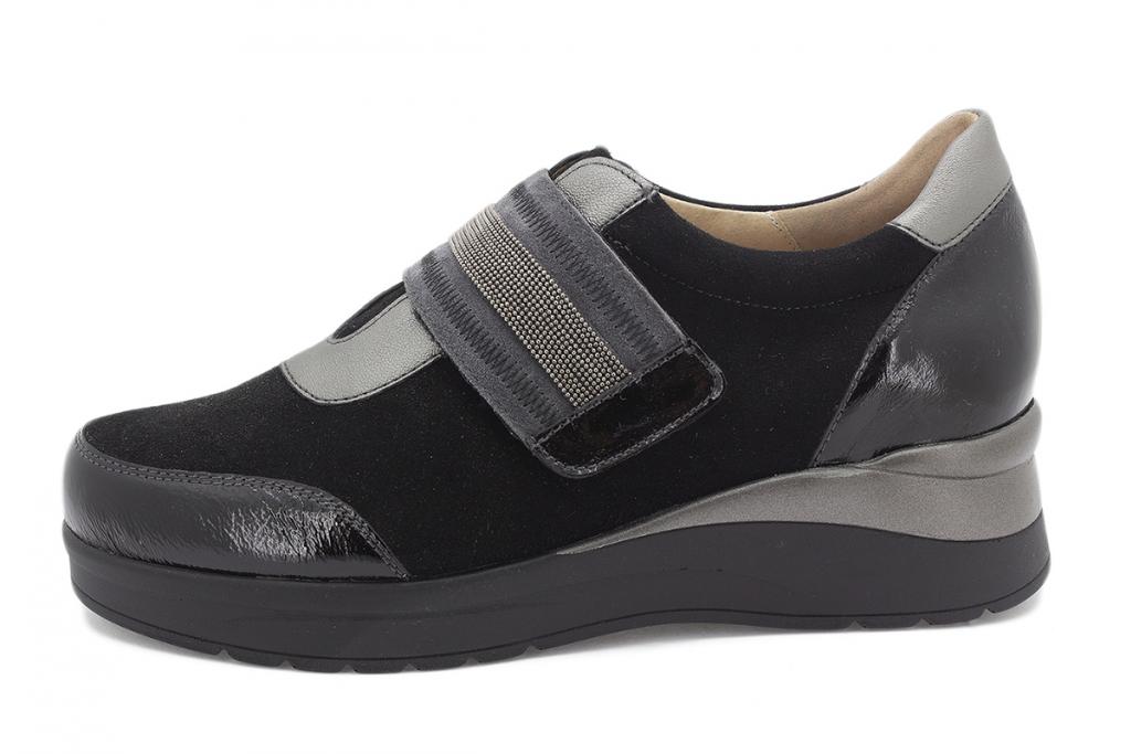 Velcro shoe Black Patent 205752