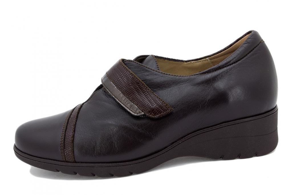 Brown Leather Velcro shoe 235952