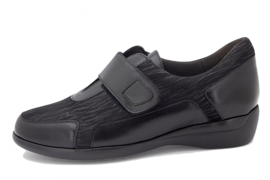 Black Leather Velcro shoe 235578